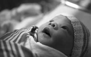 Как развивается и что умеет ребенок в 1 месяц?