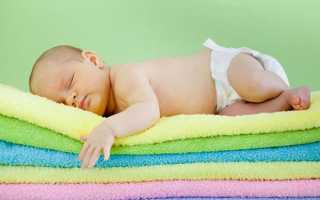 Какие подгузники для новорожденного выбрать — критерии выбора и рейтинг