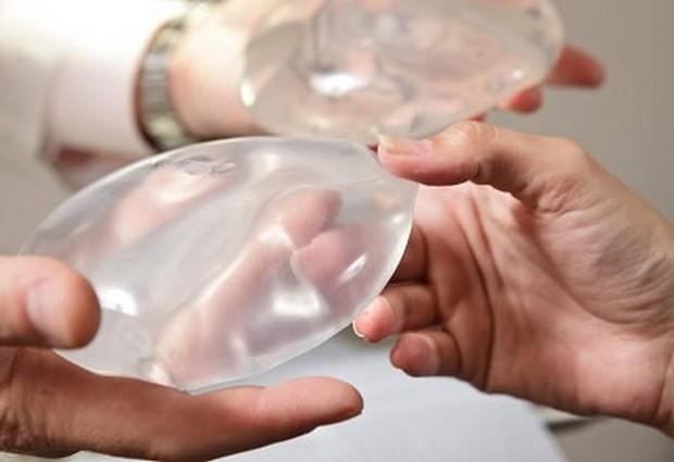 Делать ли пластику груди, и какой метод выбрать? Делать ли пластику груди, и какой метод выбрать?